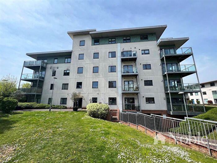2 Bedroom Flat To Rent In Rollason Way, Brentwood, CM14