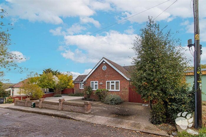 4 Bedroom Detached Bungalow For Sale In Ramsden View Road, Wickford, SS12