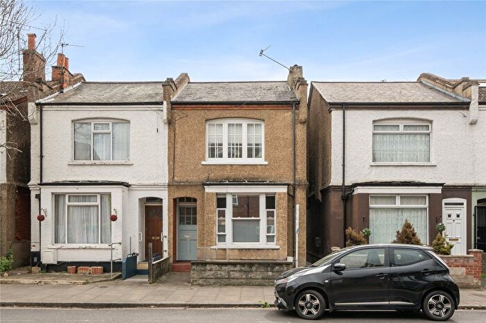 1 Bedroom Flat For Sale In Ladysmith Road, Enfield, EN1