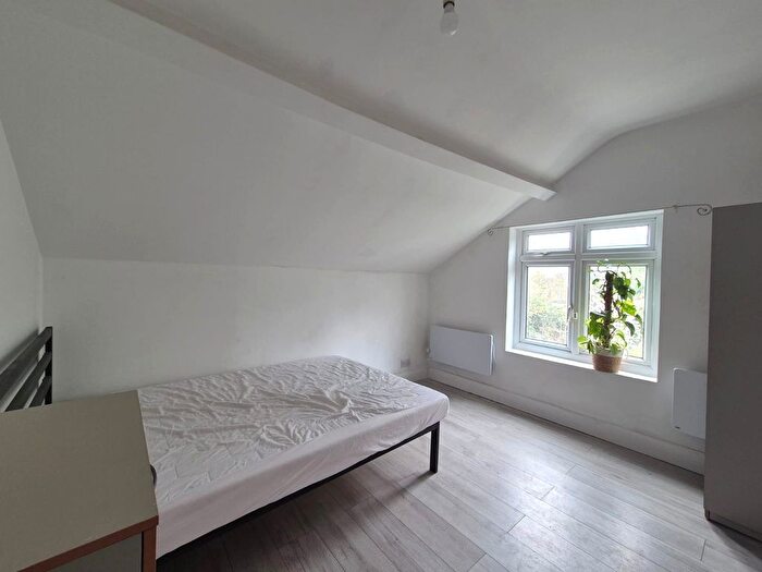 1 Bedroom Studio To Rent In Conyers Road, London, SW16