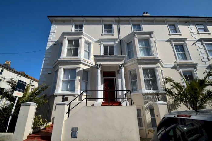 1 Bedroom Flat To Rent In Pevensey Road, Eastbourne, BN21