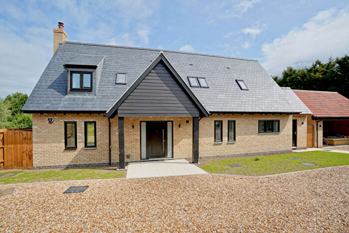4 Bedroom Detached House For Sale In Thrapston Road, Ellington, PE28