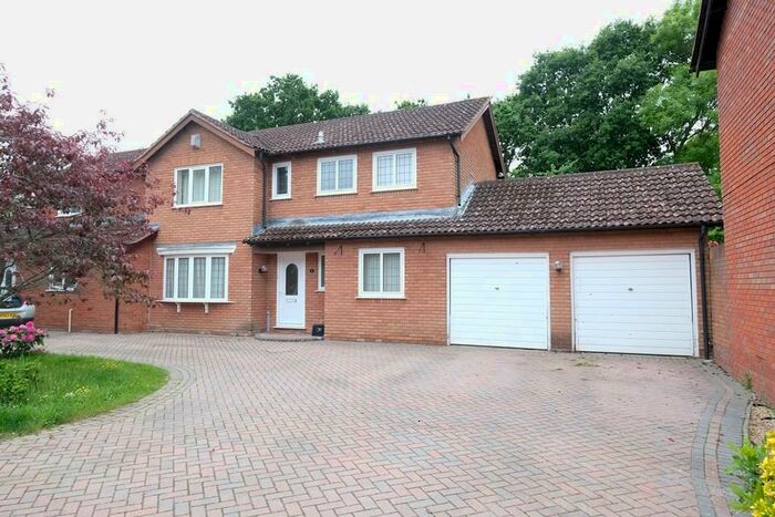 4 Bedroom Semi-Detached House To Rent In Ferndale Road, SO40