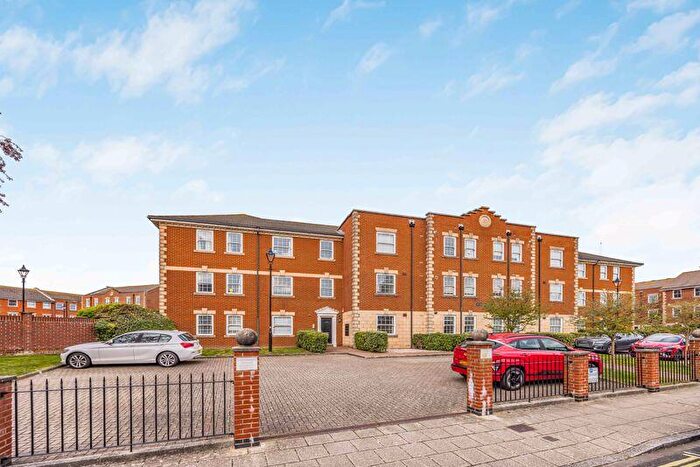 2 Bedroom Flat For Sale In Mountjoy Court, Old Portsmouth, PO1