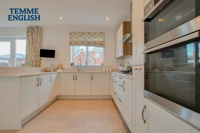 4 Bedroom Detached House For Sale In Parker Drive, Dry Street, Langdon Hills, SS16