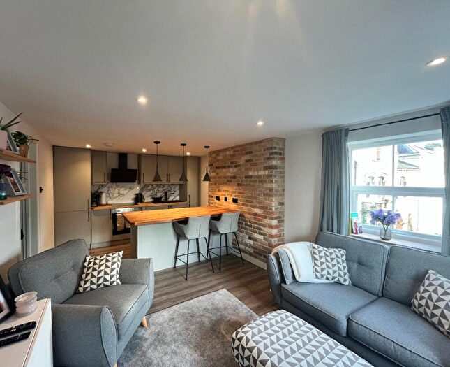 1 Bedroom Apartment To Rent In St Davids Hill, St Davids Hill, Exeter, EX4