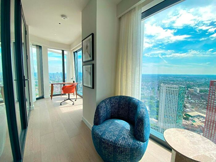 2 Bedroom Flat To Rent In Apartment, Nine Elms Lane, London, SW8