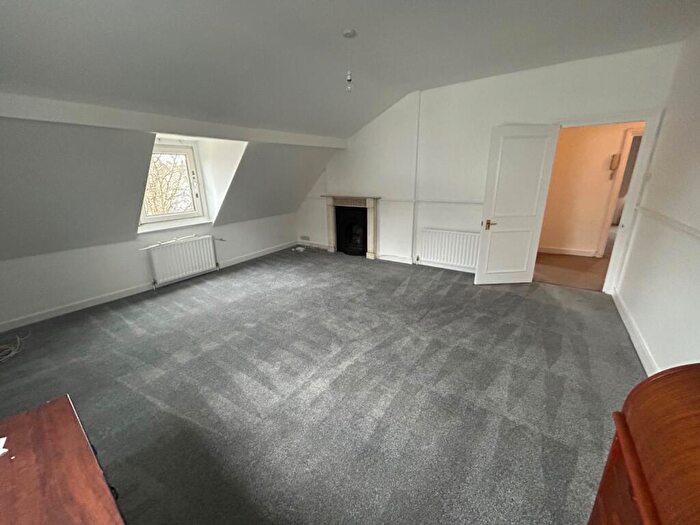 3 Bedroom Semi-Detached House To Rent In East Street, Horsham, West Sussex, RH12