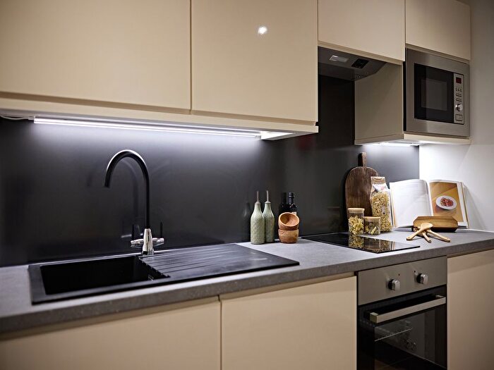 1 Bedroom Flat To Rent In Wade Lane Wade Lane, Leeds, LS2