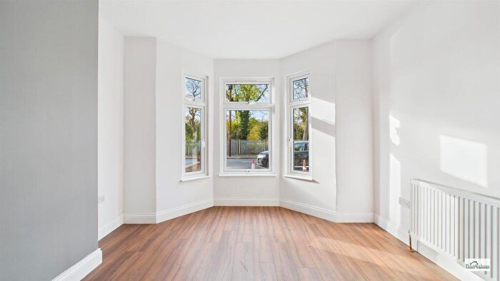 3 Bedroom Terraced House For Sale In South Park Drive, Ilford, IG3