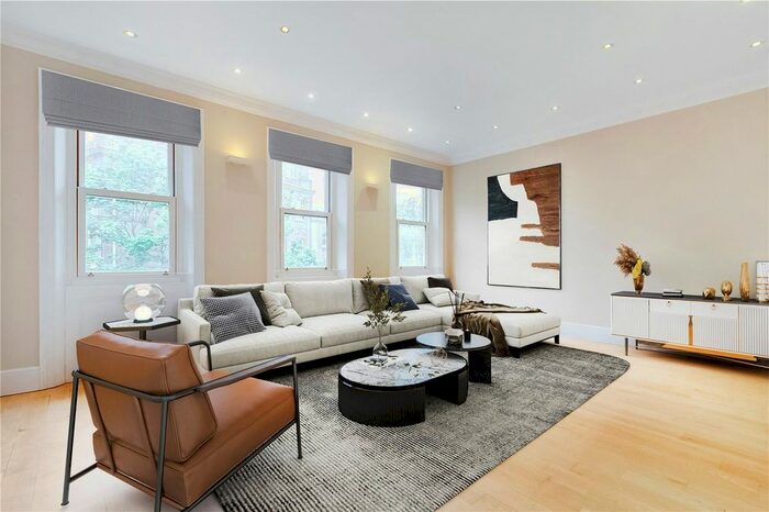 4 Bedroom Flat To Rent In Nevern Square, Earls Court, London SW5