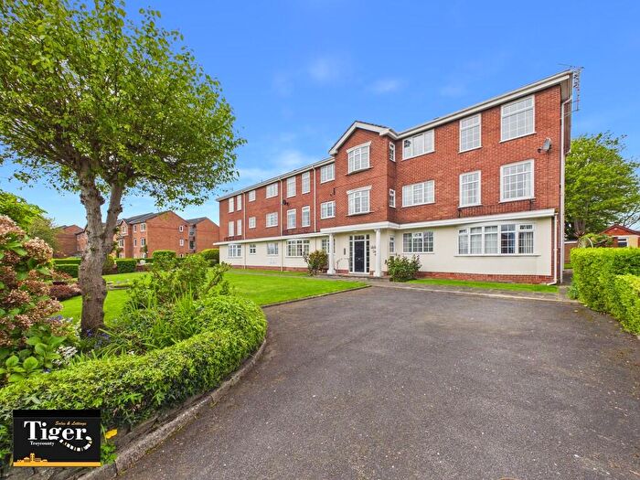2 Bedroom Apartment For Sale In Whitegate Drive, Blackpool, FY3