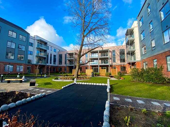 1 Bedroom Retirement Property For Sale In Chertsey, Surrey, KT16