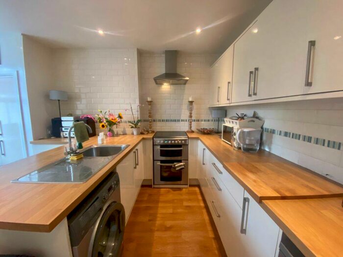 3 Bedroom Maisonette To Rent In Lynchford Road, Farnborough, GU14