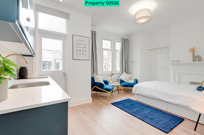 Studio To Rent In Clifford Gardens, London, NW10