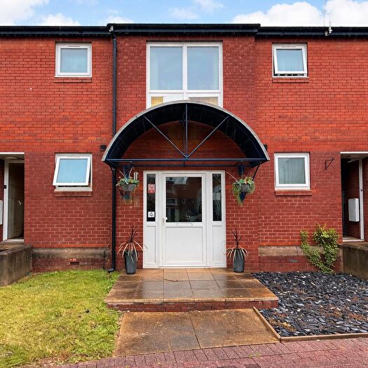 2 Bedroom Flat For Sale In Princes Reach, Ashton-on-Ribble, PR2