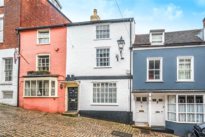 3 Bedroom Terraced House To Rent In Quay Hill, Lymington, SO41