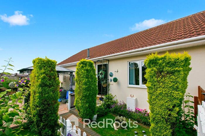 2 Bedroom Semi-Detached Bungalow For Sale In Windmill Avenue, Conisbrough, Doncaster, South Yorkshire, DN12