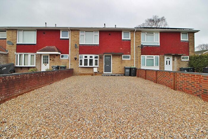 3 Bedroom Terraced House For Sale In Walton Close, Waterlooville, PO7