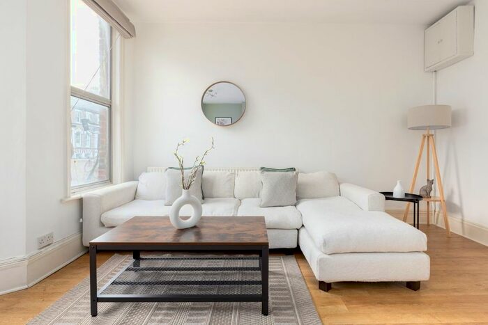 1 Bedroom Flat To Rent In Battersea Rise, London, SW11