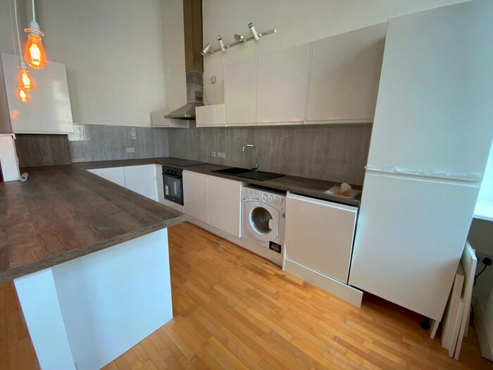 2 Bedroom Flat To Rent In Sweeting Street, Liverpool, L2
