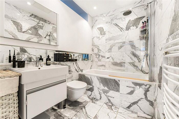 2 Bedroom Apartment To Rent In Whitmore Road, London, N1