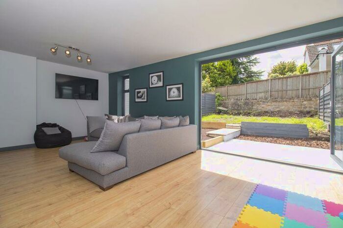 3 Bedroom Terraced House To Rent In Bristol Road, Keynsham, BS31