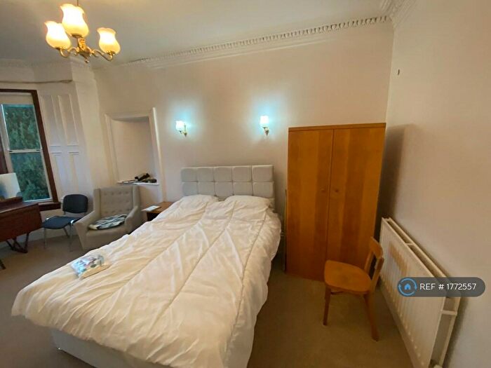 3 Bedroom Flat To Rent In First Floor, Stirling, FK8