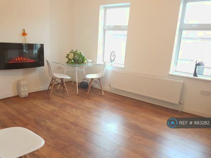 2 Bedroom Flat To Rent In Raleigh Road, London, SE20