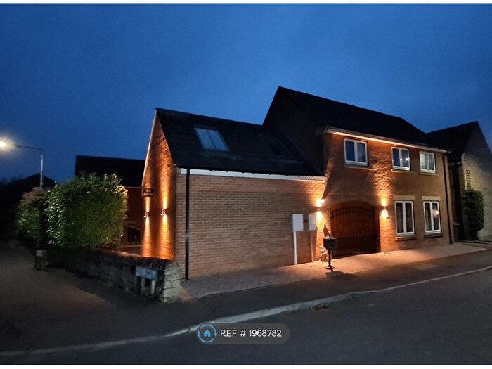 4 Bedroom Detached House To Rent In Castle View, Palterton, S44