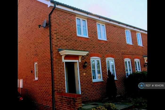 3 Bedroom Semi-Detached House To Rent In Reading, Reading, RG2