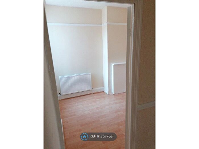 3 Bedroom Terraced House To Rent In Garfield Avenue, Manchester, M19