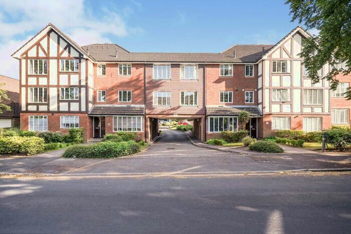 1 Bedroom Flat To Rent In Devonshire Road, Sutton, Surrey, SM2