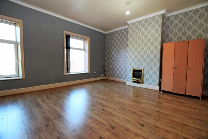 3 Bedroom Flat To Rent In Padiham Road, Burnley, BB12