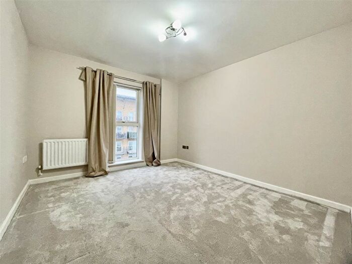 1 Bedroom Flat To Rent In Carmichael Avenue, Greenhithe, DA9