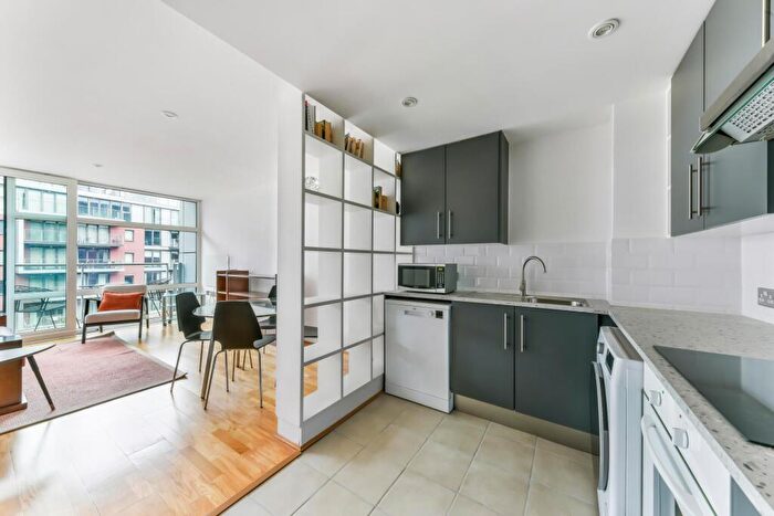 2 Bedroom Flat To Rent In Chelsea Bridge Wharf, Battersea, London, SW11