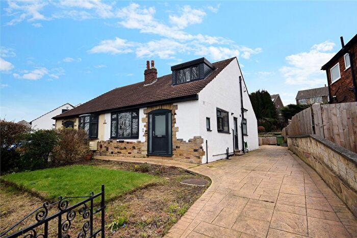 3 Bedroom Bungalow For Sale In Hill End Crescent, Leeds, West Yorkshire, LS12