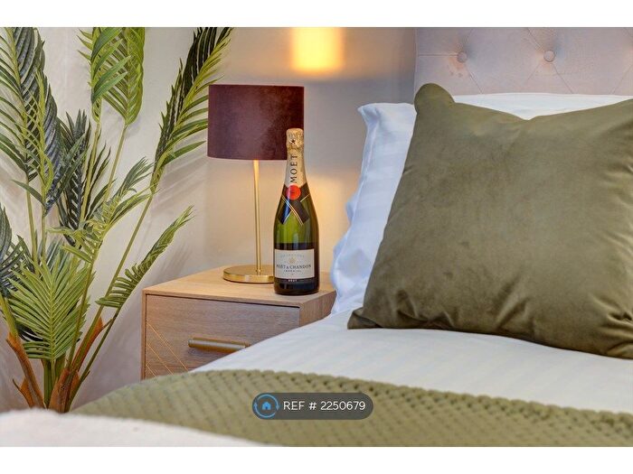 2 Bedroom Maisonette To Rent In Becketts Park Drive, Leeds, LS6