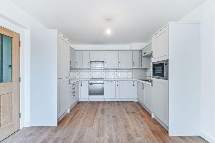 2 Bedroom Flat To Rent In Joyden Apartments, Croydon, Purley, CR8