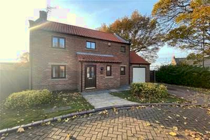 3 Bedroom Detached House To Rent In Grove Farm Close, Brimington, Chesterfield, S43
