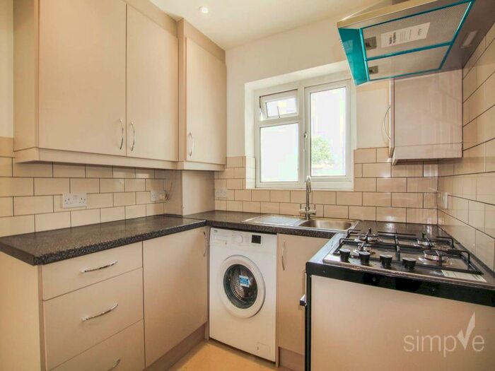 3 Bedroom Property To Rent In Berwick Avenue, Hayes, Middlesex, UB4