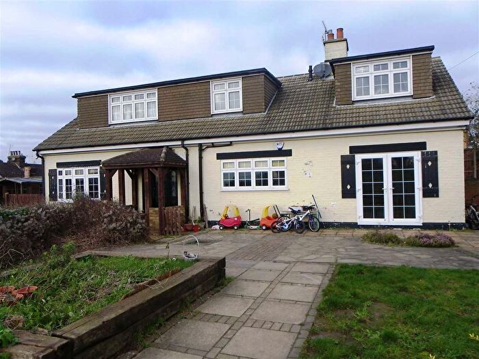 4 Bedroom Detached House To Rent In Broom Hill Road, Rochester, ME2