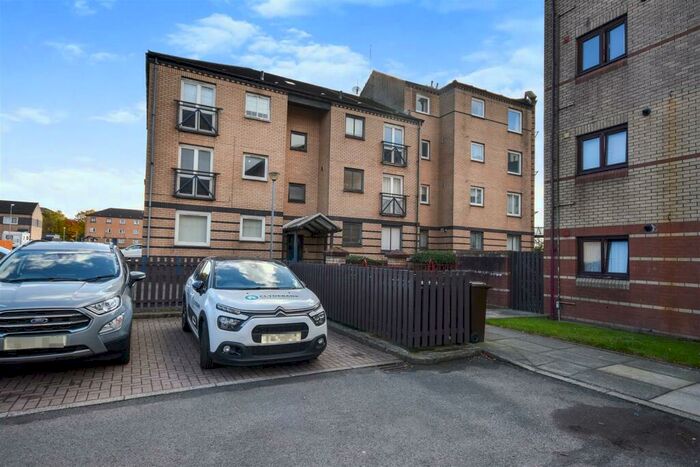 2 Bedroom Flat To Rent In Glasgow Road, Clydebank, G81