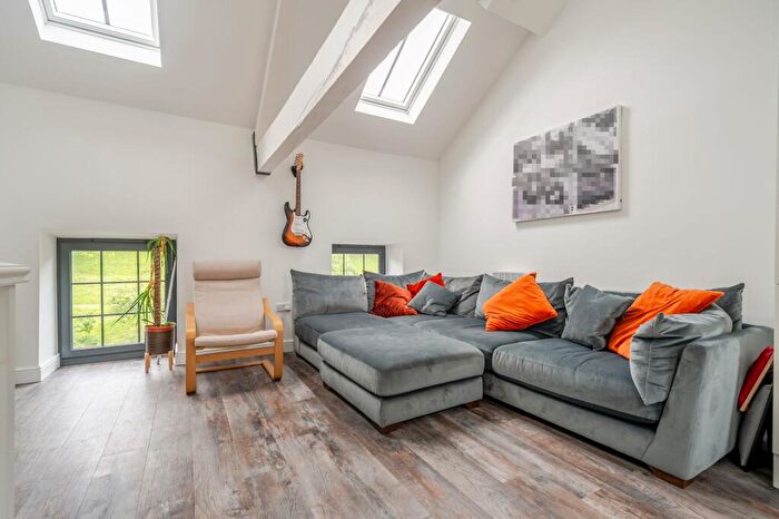 1 Bedroom Apartment For Sale In St. Bartholomews Place, Rochester, Kent., ME1