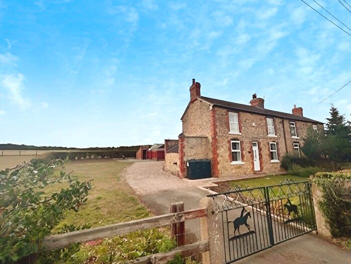 4 Bedroom Semi-Detached House To Rent In Melton Brand, Doncaster, South Yorkshire, DN5