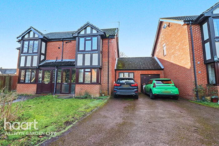 3 Bedroom Semi-Detached House For Sale In Rectory Gardens, Hatfield, AL10