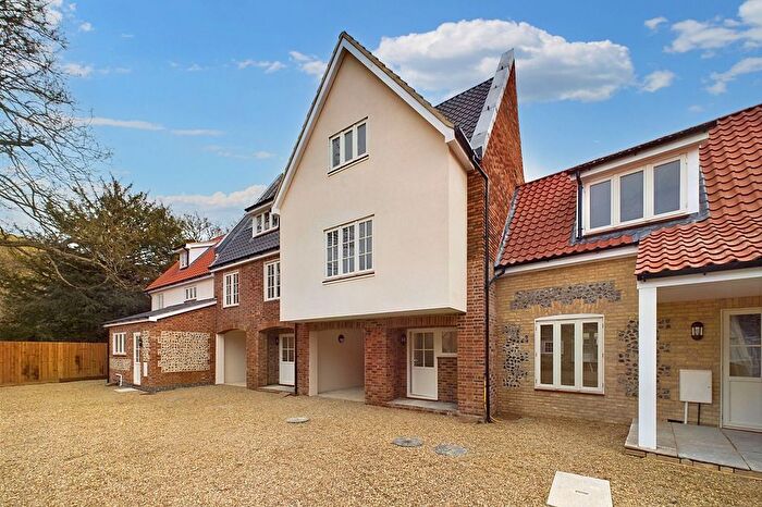 2 Bedroom Town House To Rent In Old Market Street, Thetford, IP24