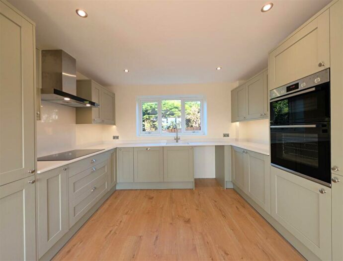 3 Bedroom Detached House For Sale In Woods Orchard Road, Tuffley, Gloucester, GL4