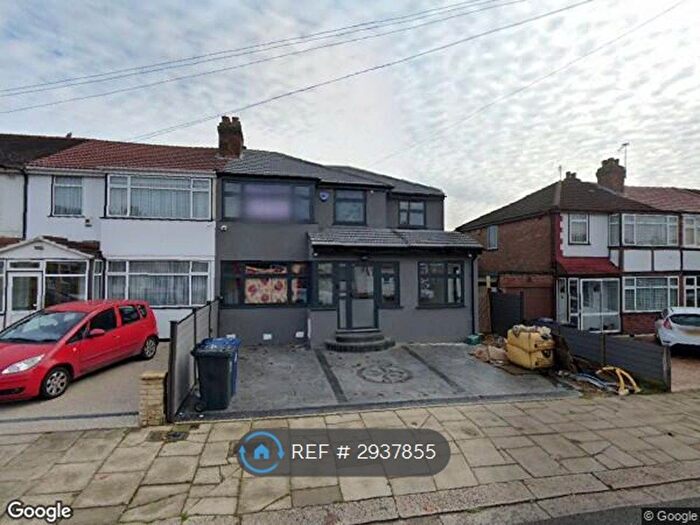 2 Bedroom Flat To Rent In Lee Road, Greenford, UB6