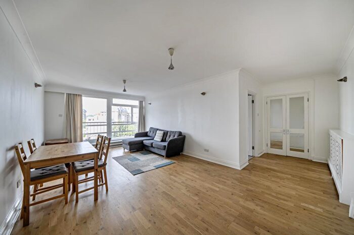 2 Bedroom Flat To Rent In St Johns Wood Park, London, NW8